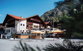 Hotel Mittagskogel Pitztal